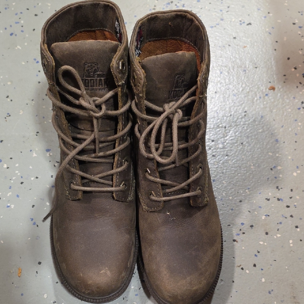 Kodiak Women's Dark Brown Lace-Up Boots
